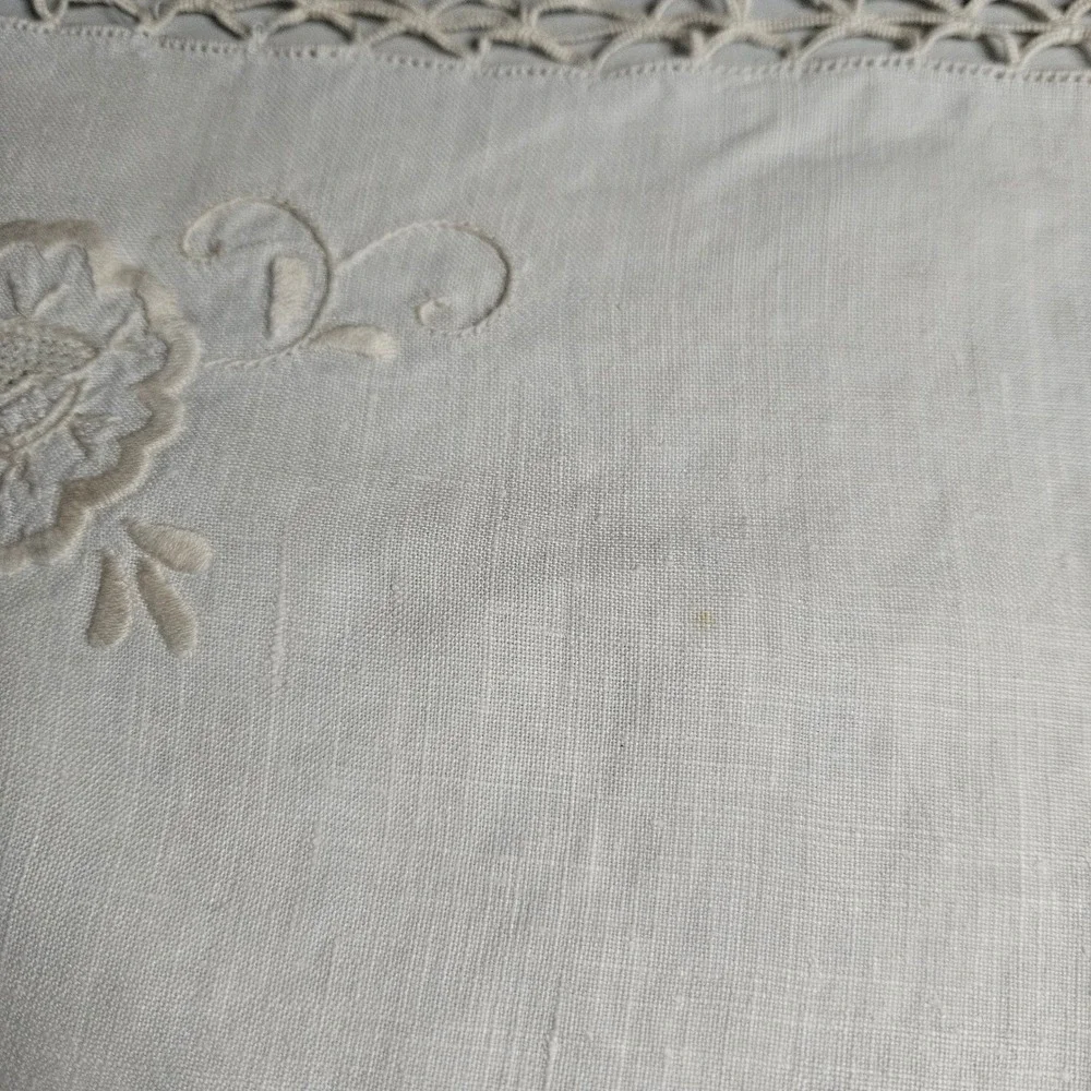 Vintage Cream Linen Napkins Hand Embroidered Floral Crocheted Lace Trim Set of 2